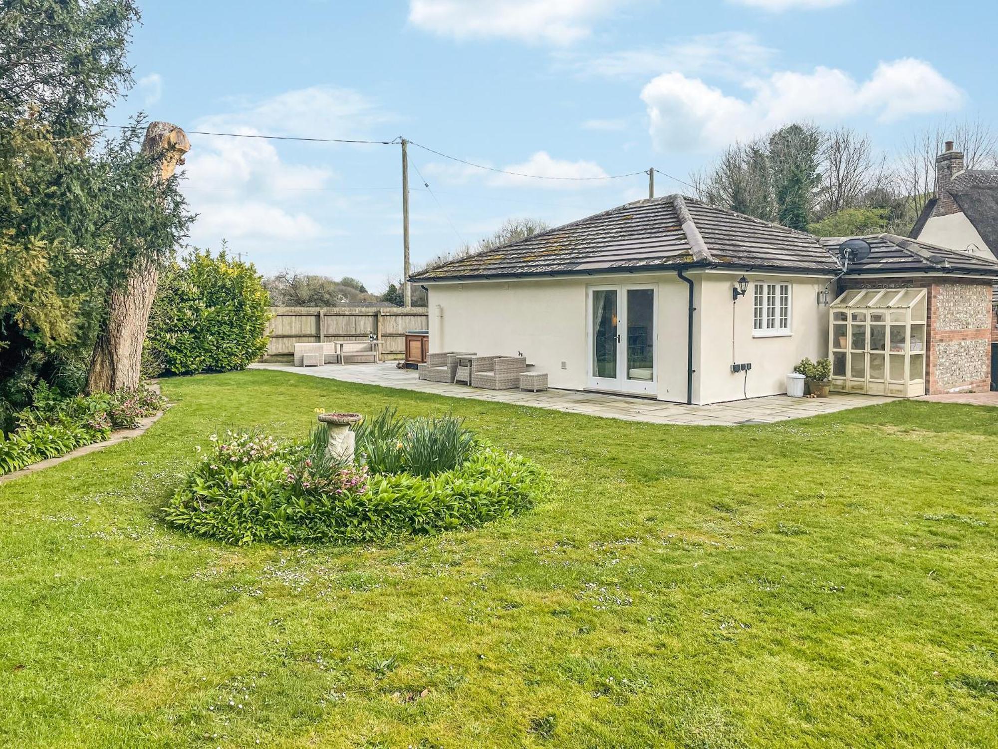 The Lodge Ansty  Exterior photo